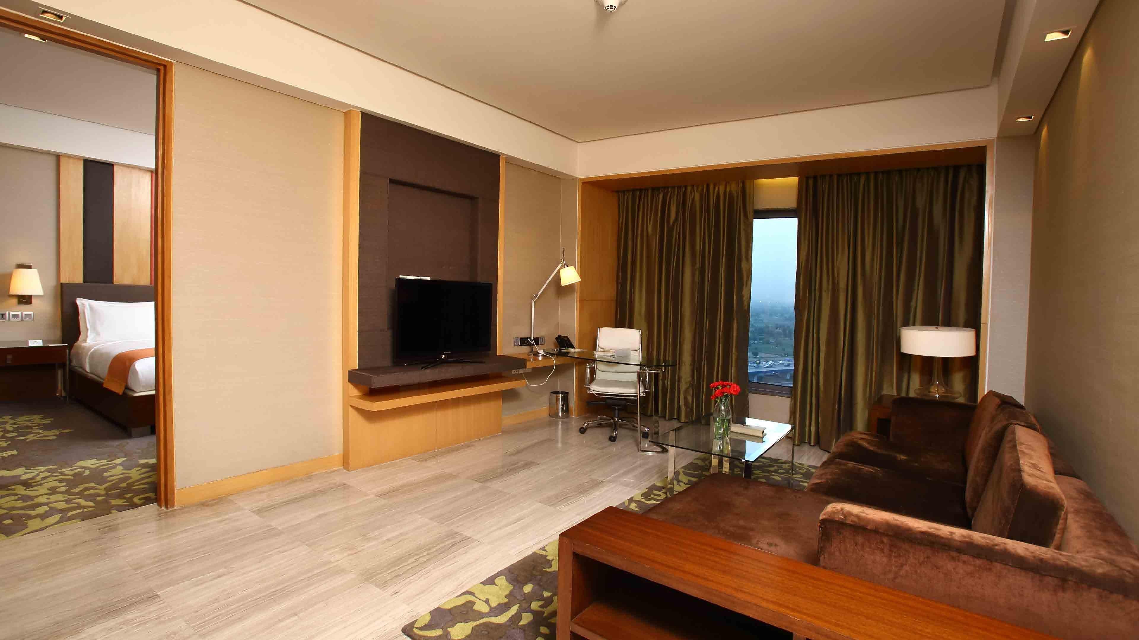 Holiday Inn New Delhi Mayur Vihar Noida By Ihg Ngoại thất bức ảnh Suite at the Taj Bengal