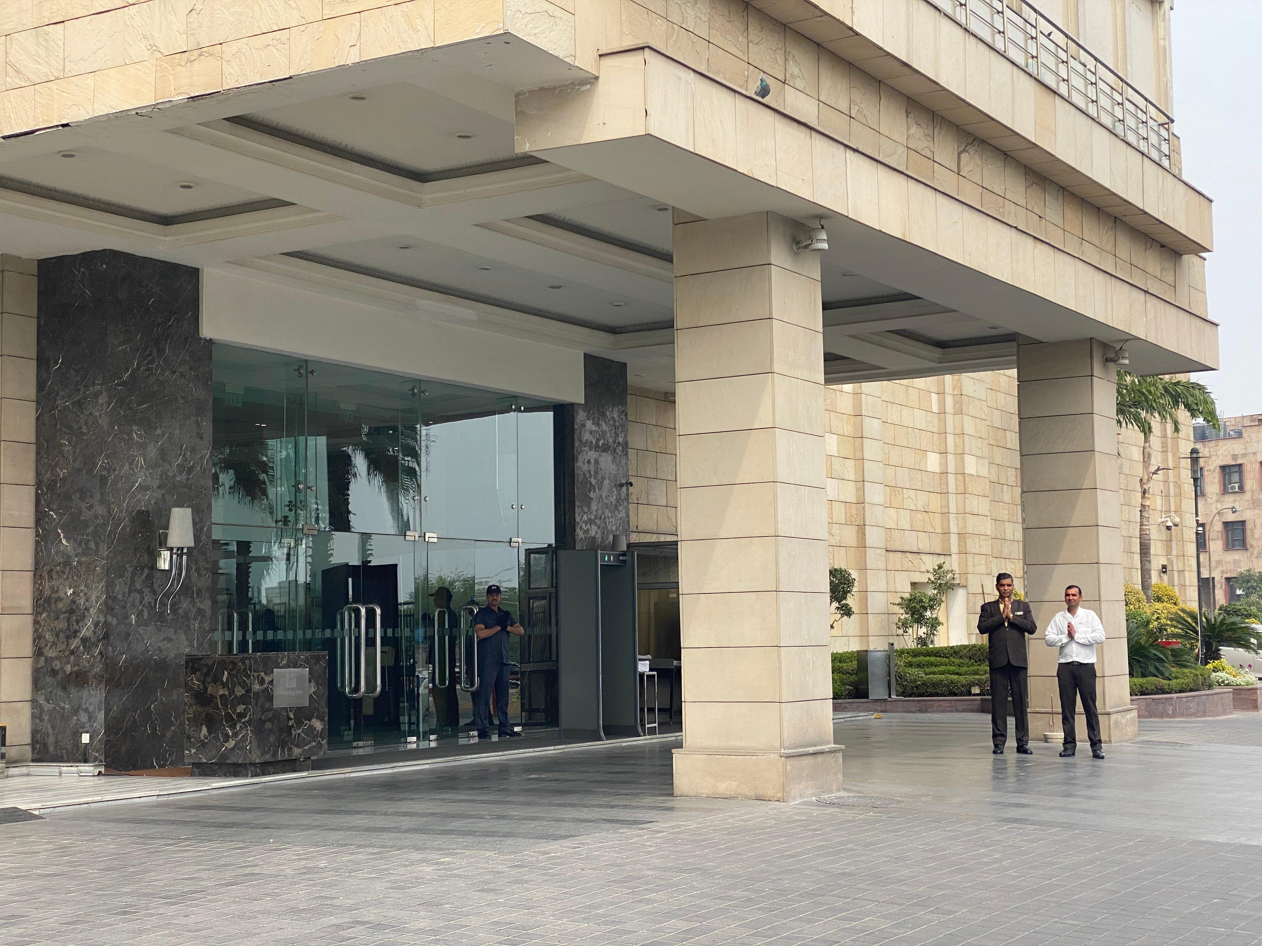 Holiday Inn New Delhi Mayur Vihar Noida By Ihg Ngoại thất bức ảnh The main entrance of the hotel